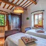 4 Bedroom Beautiful In Vakantiehuis