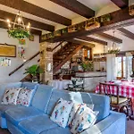 Vakantiehuis 4 Bedroom Beautiful In Acqualagna