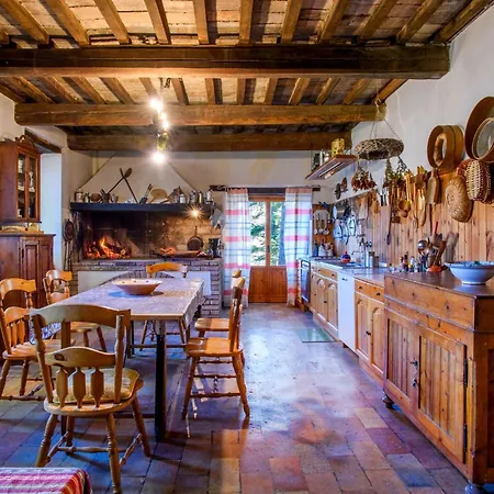 4 Bedroom Beautiful In *