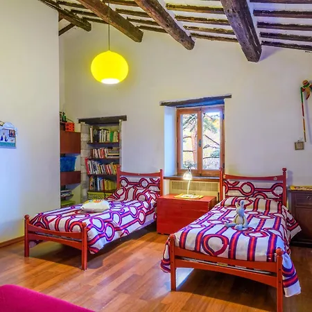 4 Bedroom Beautiful In Acqualagna