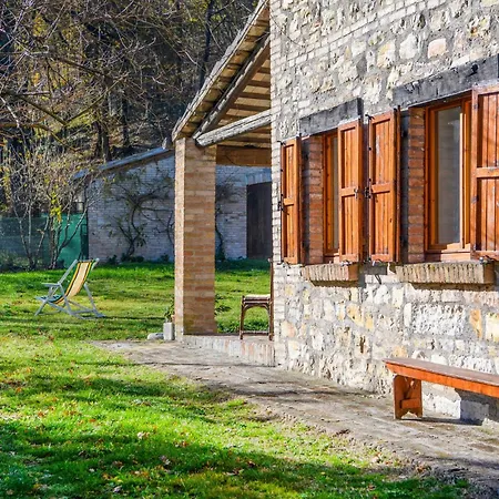 4 Bedroom Beautiful In Acqualagna