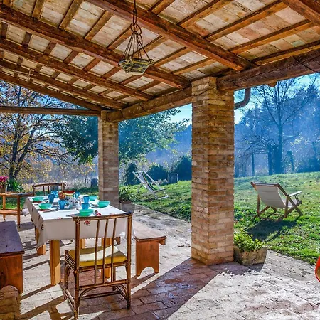 4 Bedroom Beautiful In Feriehus Acqualagna