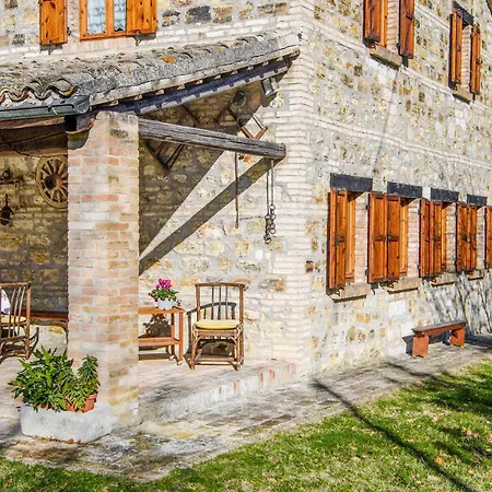 4 Bedroom Beautiful In Casa vacanze *