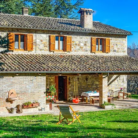 4 Bedroom Beautiful In * Acqualagna