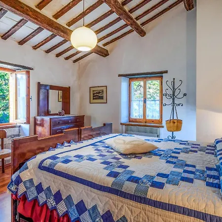 Feriehus 4 Bedroom Beautiful In Acqualagna